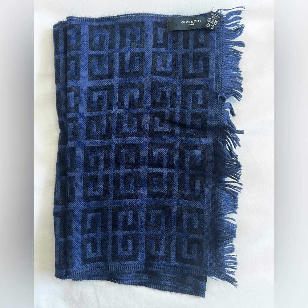 Givenchy Men’s Scarf